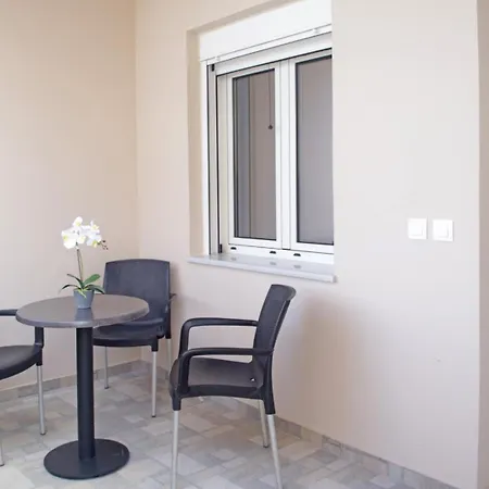 Thalia Chanla Apartman